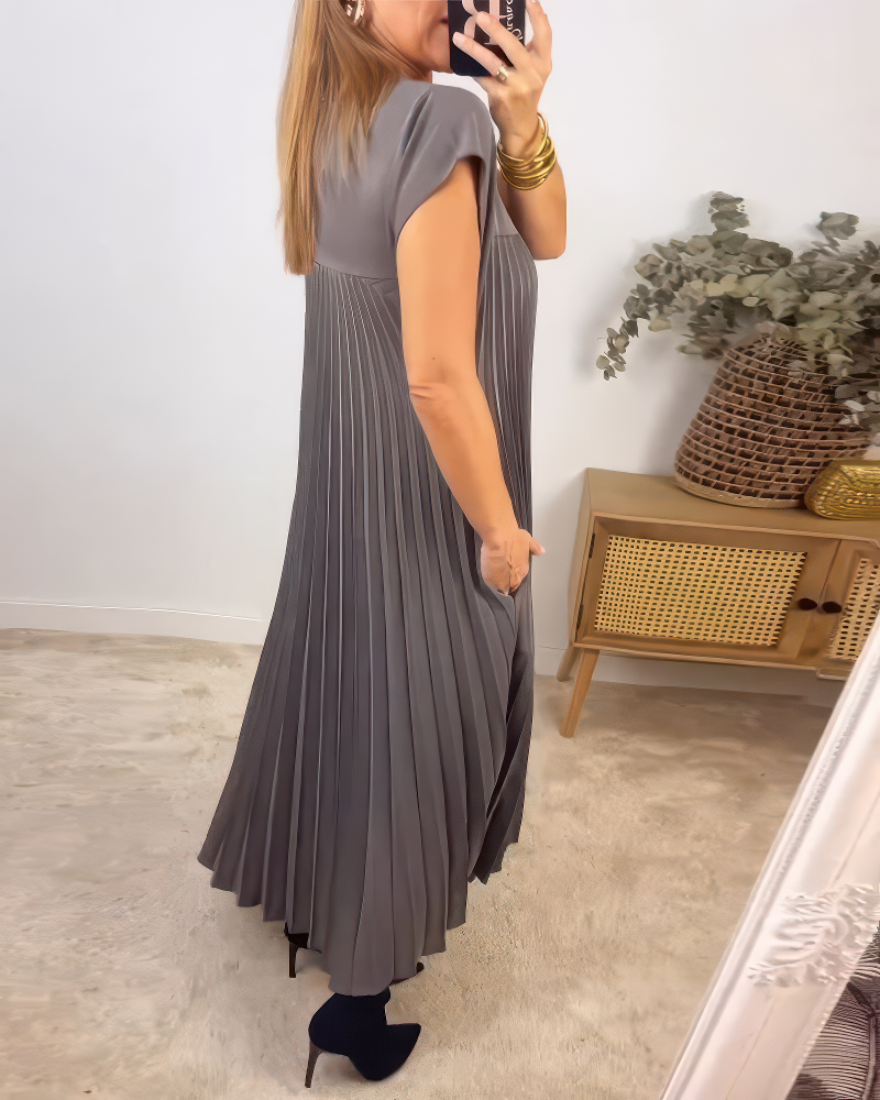 Mila - Elegant Round Neck Sleeveless Pleated Long Dress