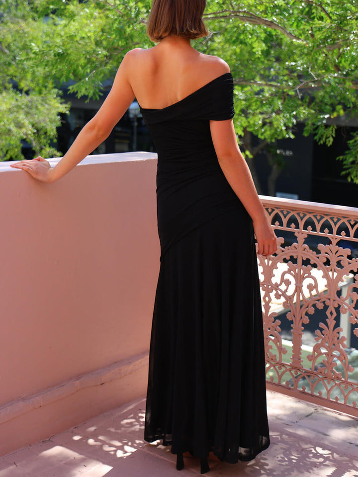 Liora - Elegant Off-Shoulder Ruched Stretch Maxi Dress