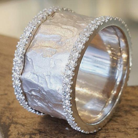 Sorrel - Creative Silver Hoop Zircon Ring