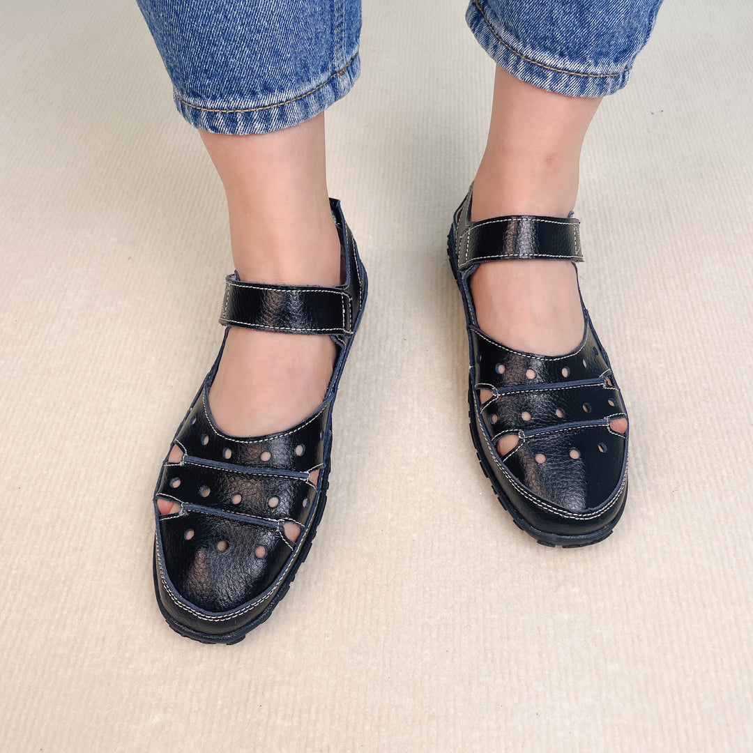 Kairi - Women’s Breathable Hollow Hook Flat Sandals