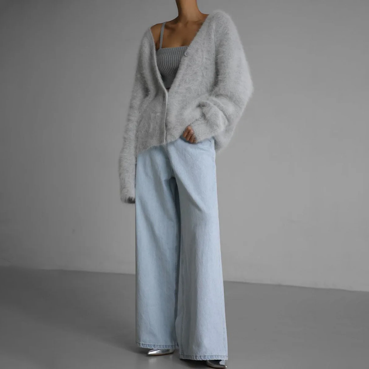 Myla - Timeless Comfort in Cashmere Cardigan