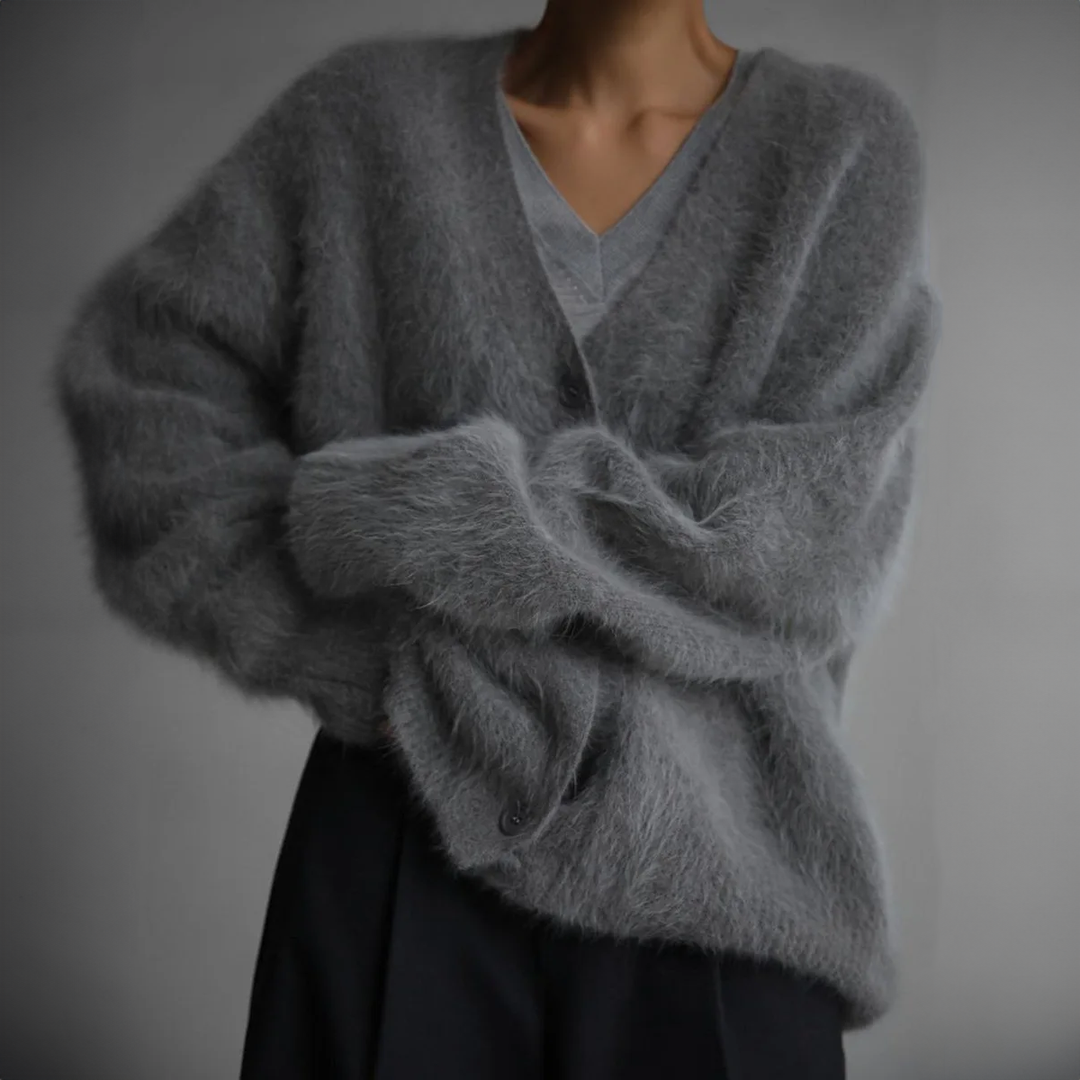 Myla - Timeless Comfort in Cashmere Cardigan