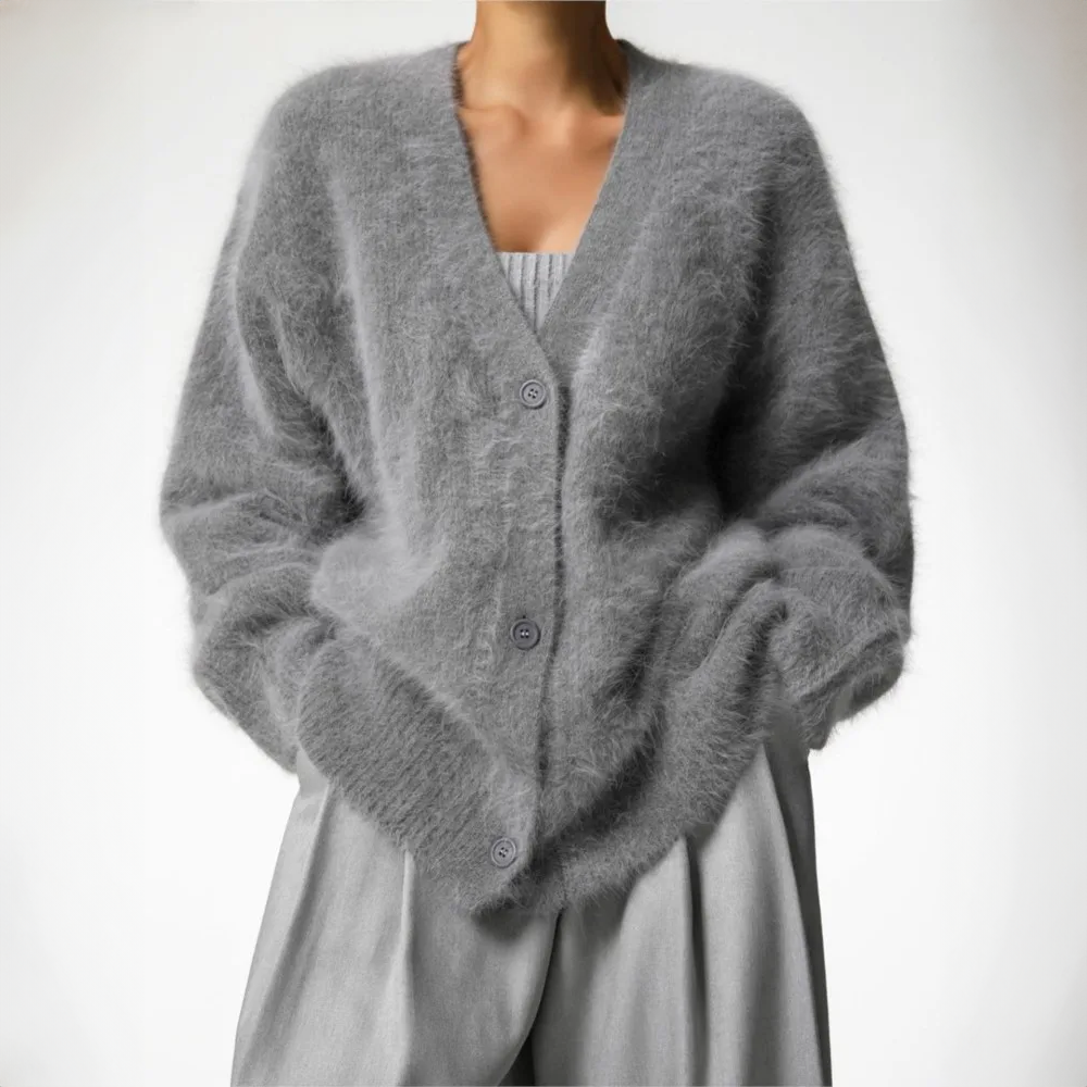 Myla - Timeless Comfort in Cashmere Cardigan