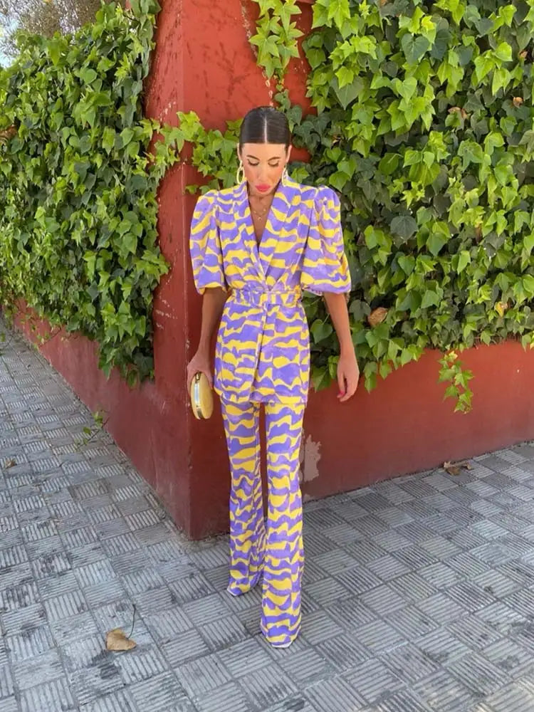 Cadence - Elegant Wave Stripe Print 2-Piece Set