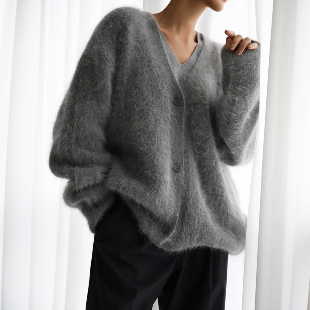 Myla - Timeless Comfort in Cashmere Cardigan